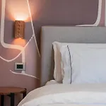 Noem 4* Тирана