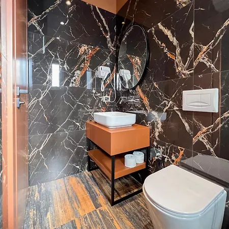 Noem 4* ティラナ