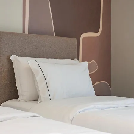 Noem 4* ティラナ