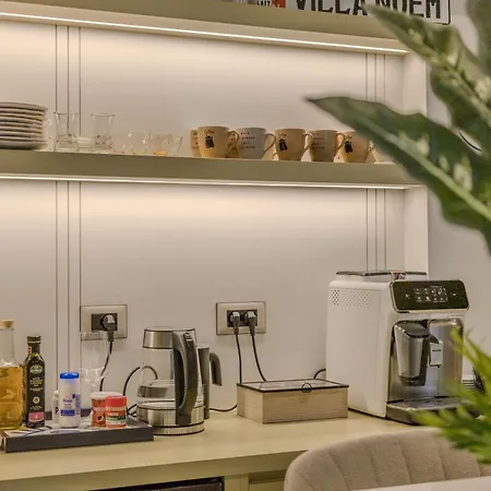 Noem ホテル ティラナ