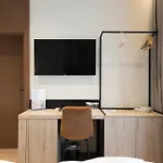 Noem 4* تيرانا