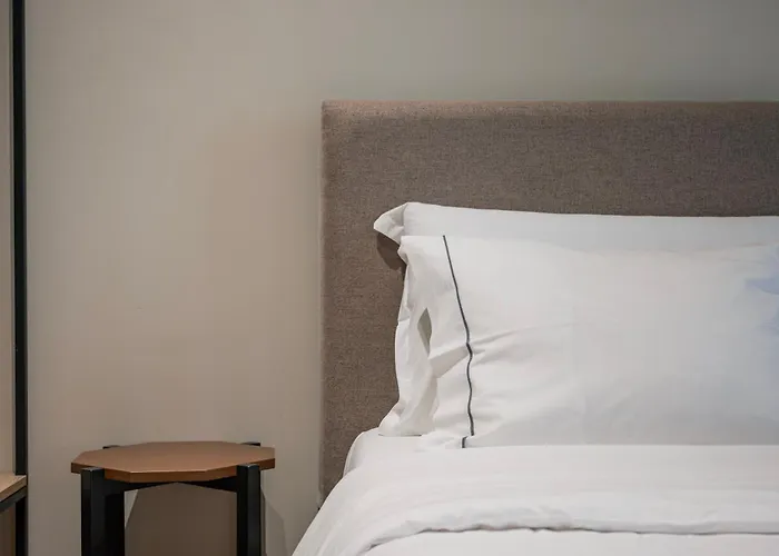 Noem فندق تيرانا